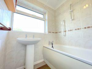 Pyefleet Close- click for photo gallery